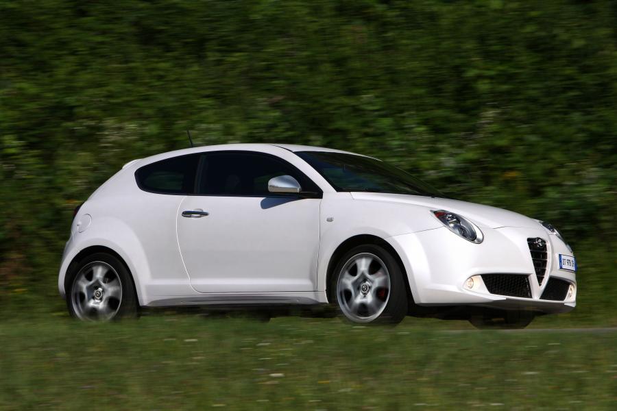  Alfa Romeo MiTo 1.4 MultiAir 2009 года  (фото 5 из 22)
